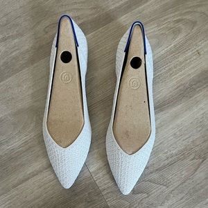 Rothys The Point Toe Flat- Anemone (White/Light Grey)